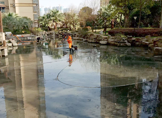 紫云景观池淤泥清理